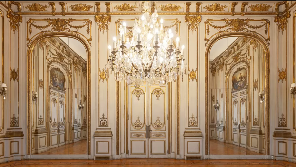 La historia del mayor palacio francés en Buenos Aires: hoy combina casa de té y museo